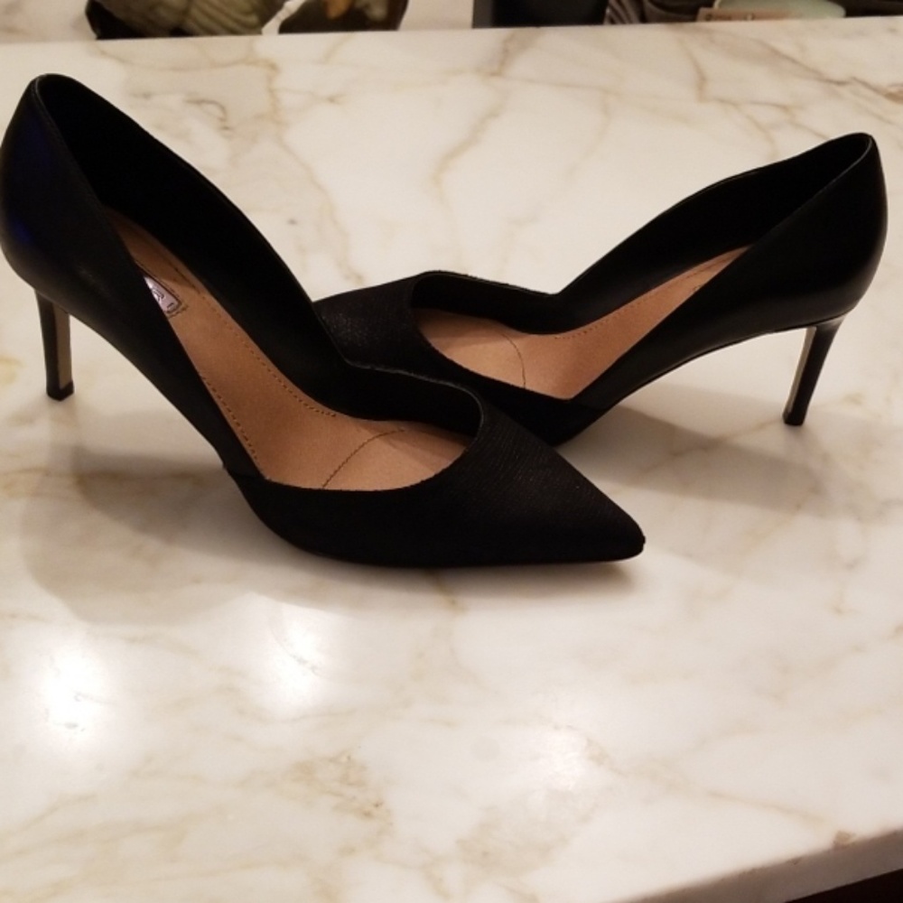 Black Tahari Heels